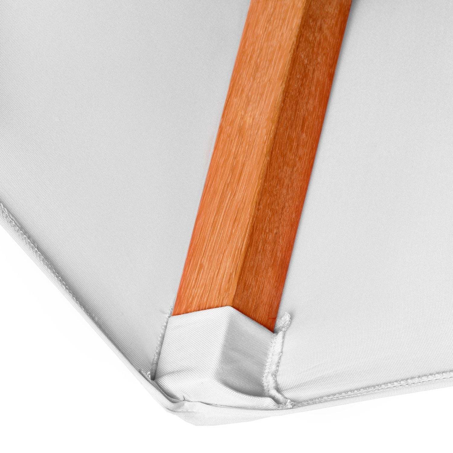 Beautissu 4er Set Stretch-Stuhlhusse Leona in White with Chair Leg Loop.