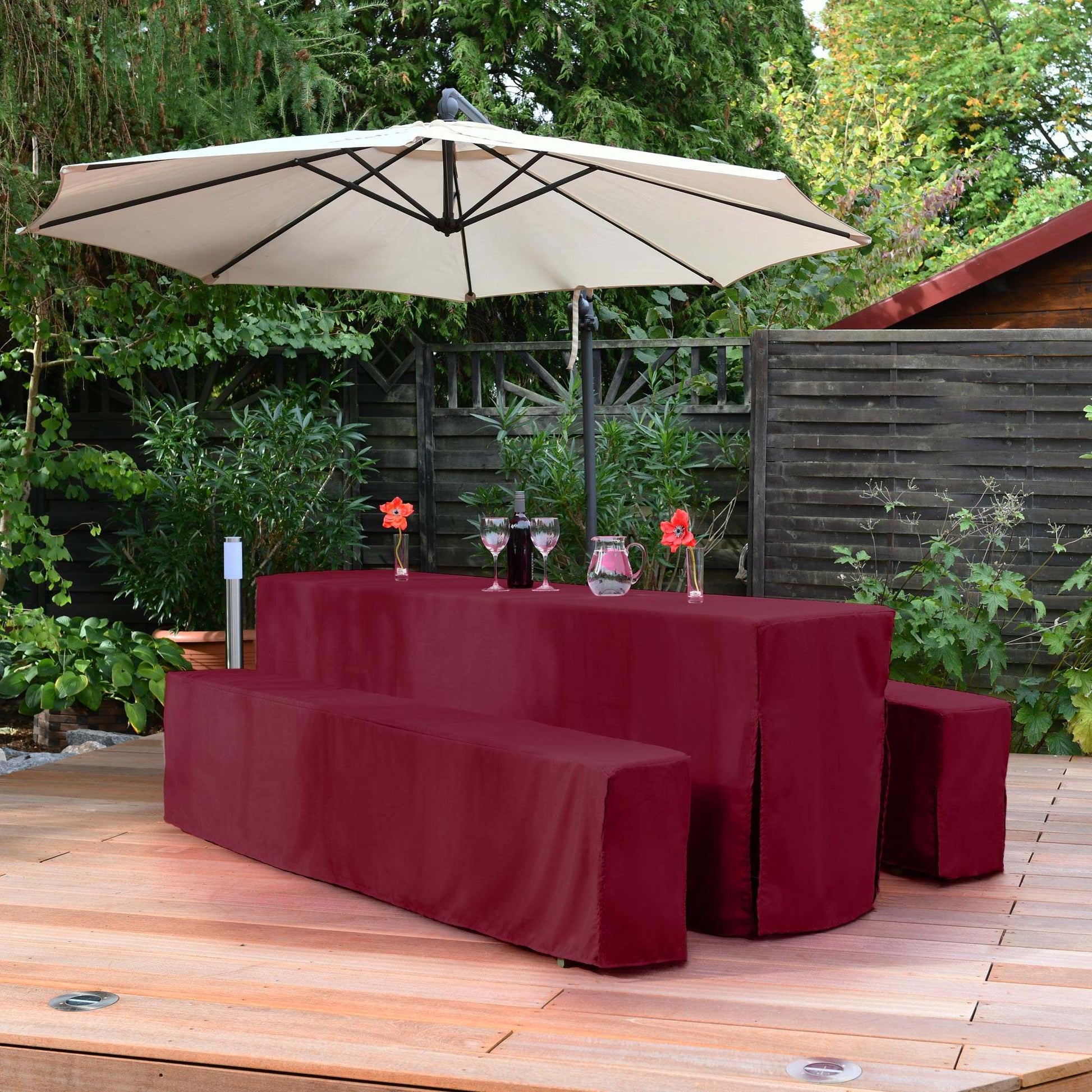 3er Set Beautissu Basic L beer table covers in burgundy for garden parties.
