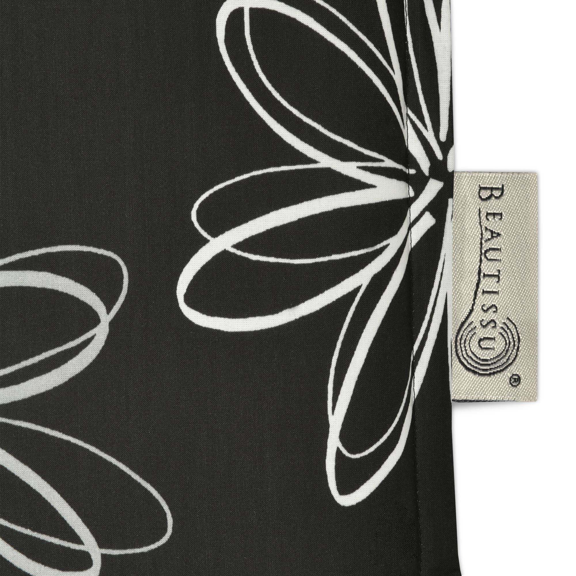Beautissu Hochlehner Auflagen with floral design pattern, black and white, close-up of fabric and logo tag.