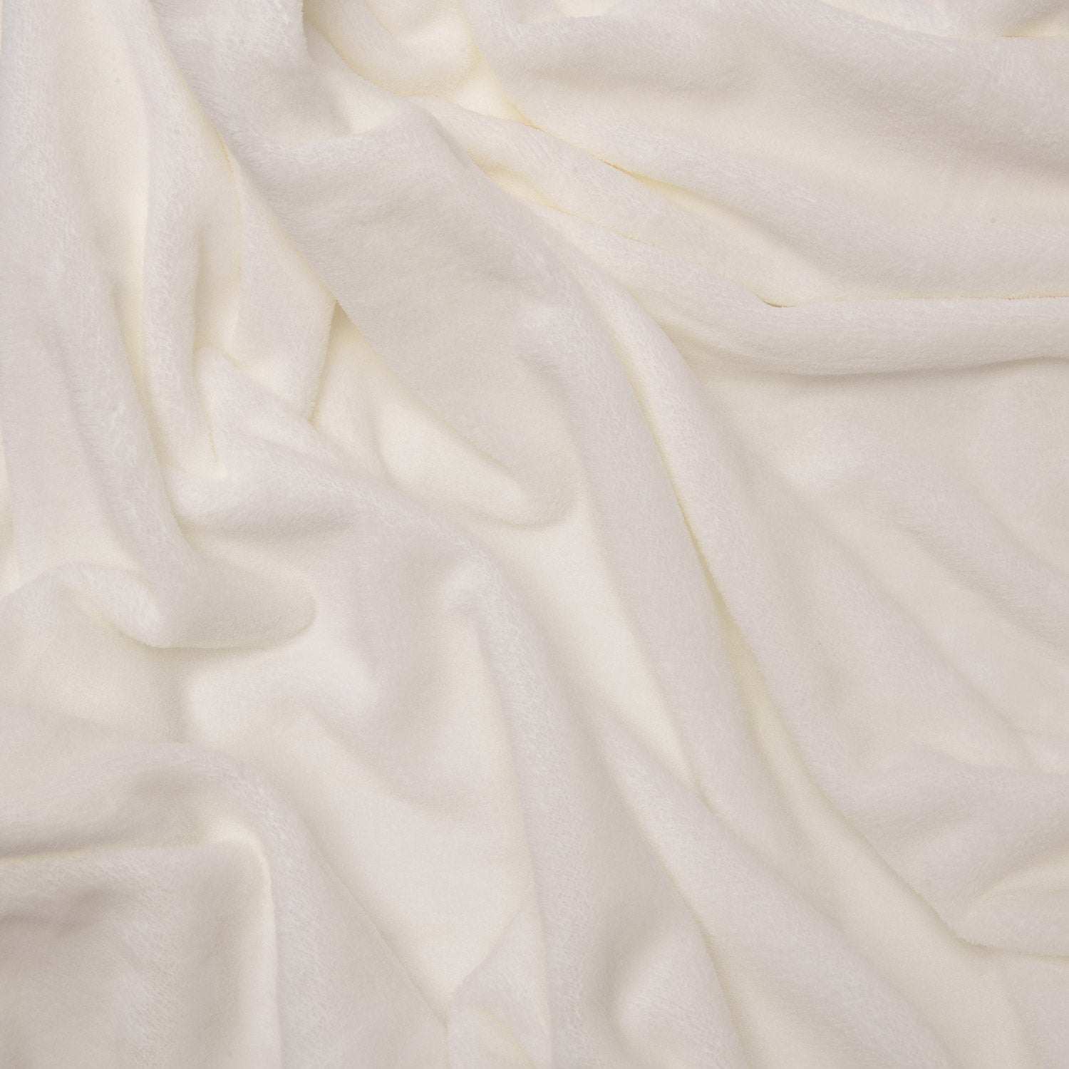 Beautissu XXL Tagesdecke Kuscheldecke Aurelia 220x240cm in soft beige Coral-Fleece fabric.