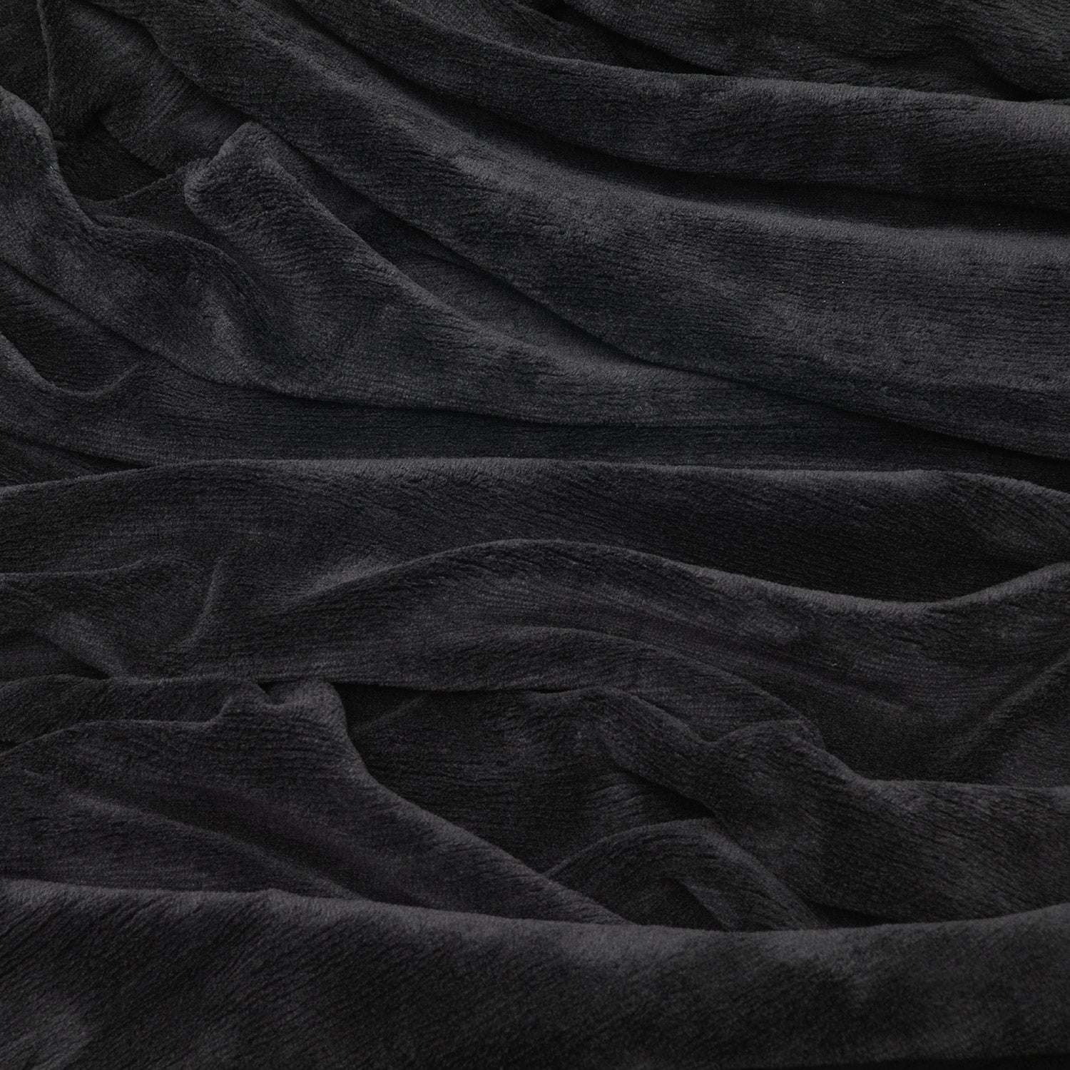 Beautissu XL Tagesdecke Kuscheldecke Aurelia 150x200cm in soft coral-fleece fabric.