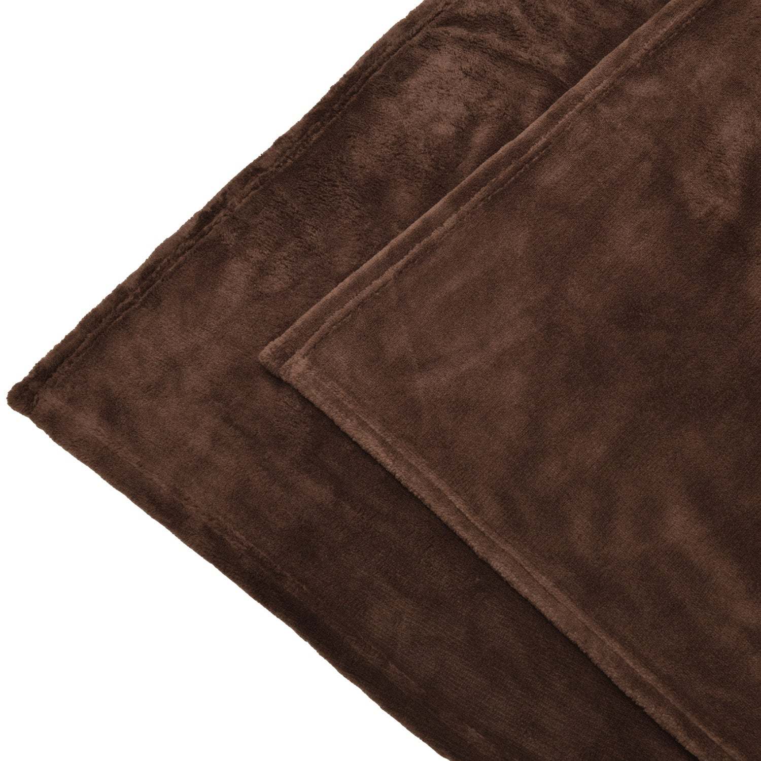 Beautissu XL Tagesdecke Kuscheldecke Aurelia 150x200cm, brown Coral-Fleece blanket folded neatly.