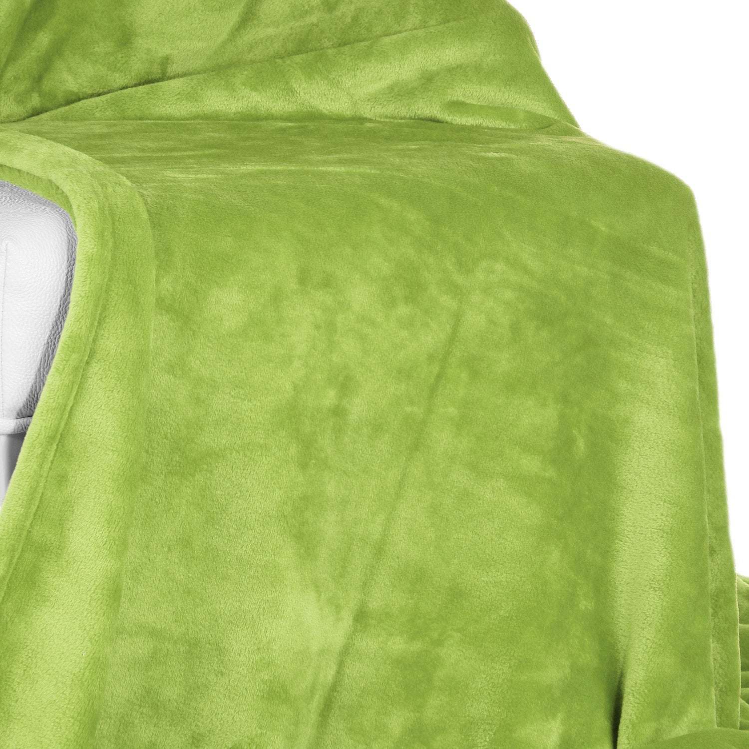 Beautissu XL Tagesdecke Kuscheldecke Aurelia in green, 150x200cm, soft Coral-Fleece polyester.