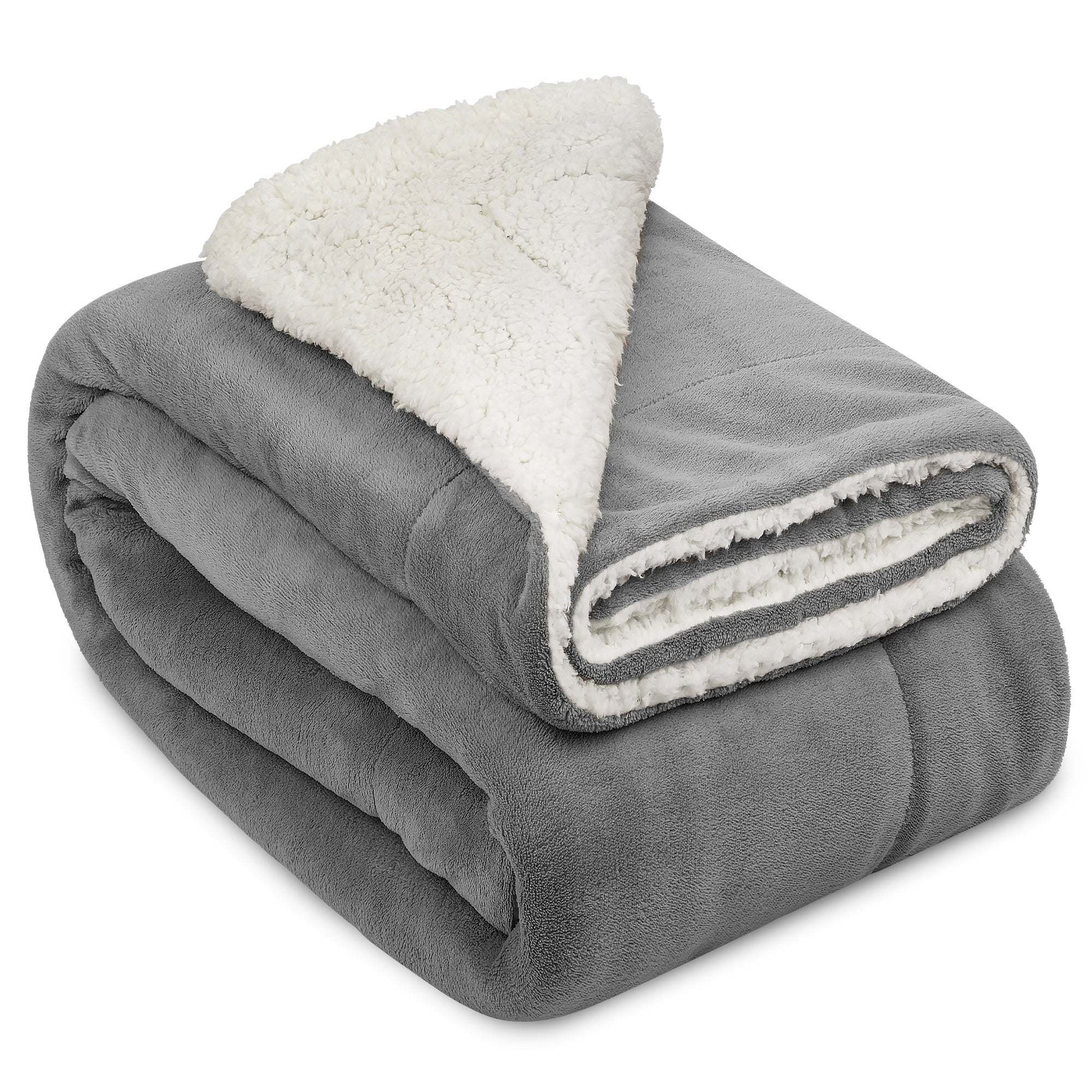 Beautissu Sherpa Kuscheldecke Alina in Grau, flauschige Decke 150x200cm oder 220x240cm, pflegeleichtes Mikrofaser Polyester, Lammfell-Optik.