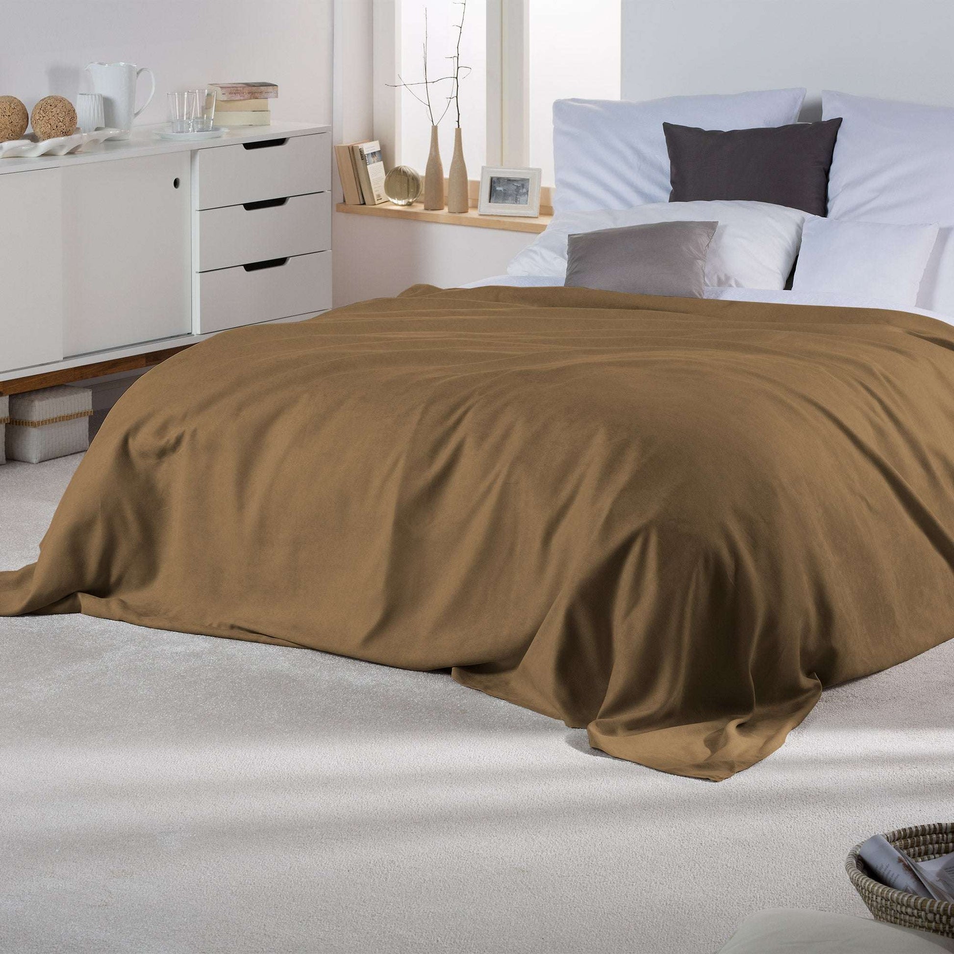 Beautissu Romantica sofa throw, wild leather look, 210x280cm, enhancing couch or bed décor.