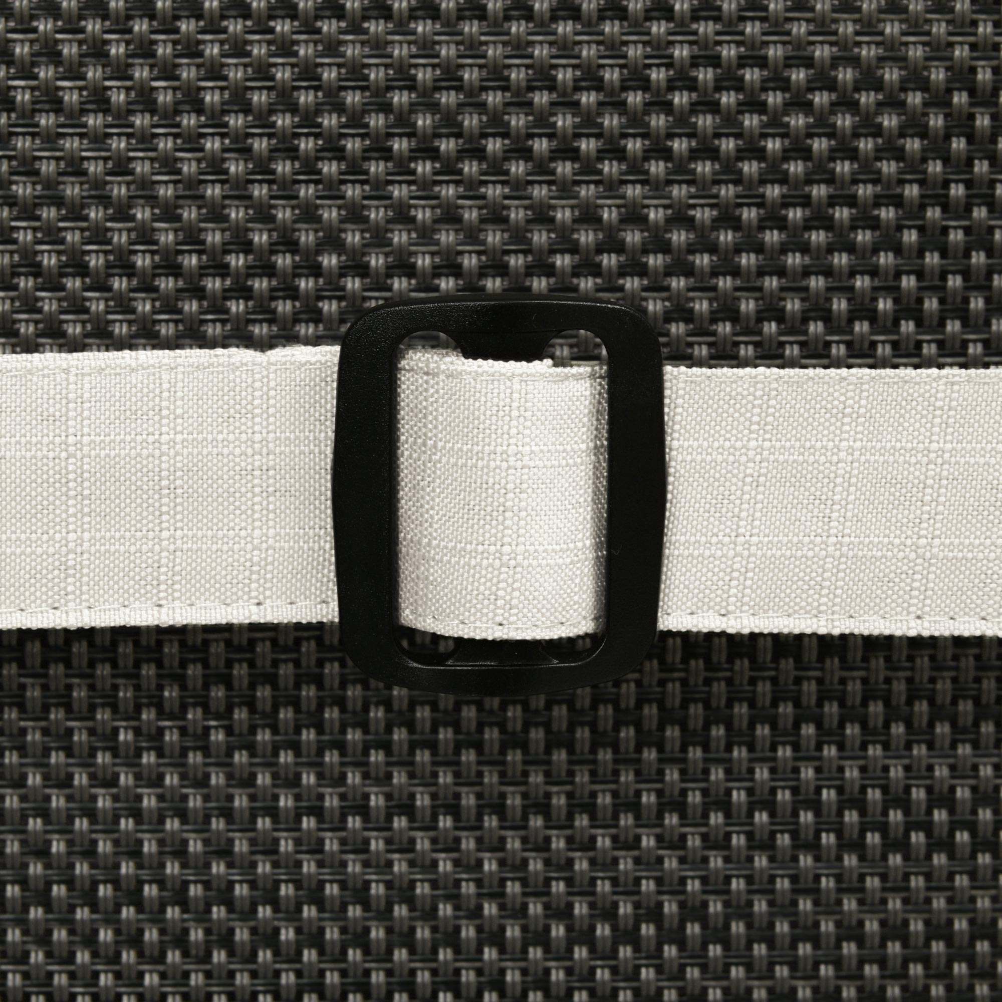 Close-up of white fastening strap and buckle on Beautissu Base HL garden chair cushion.