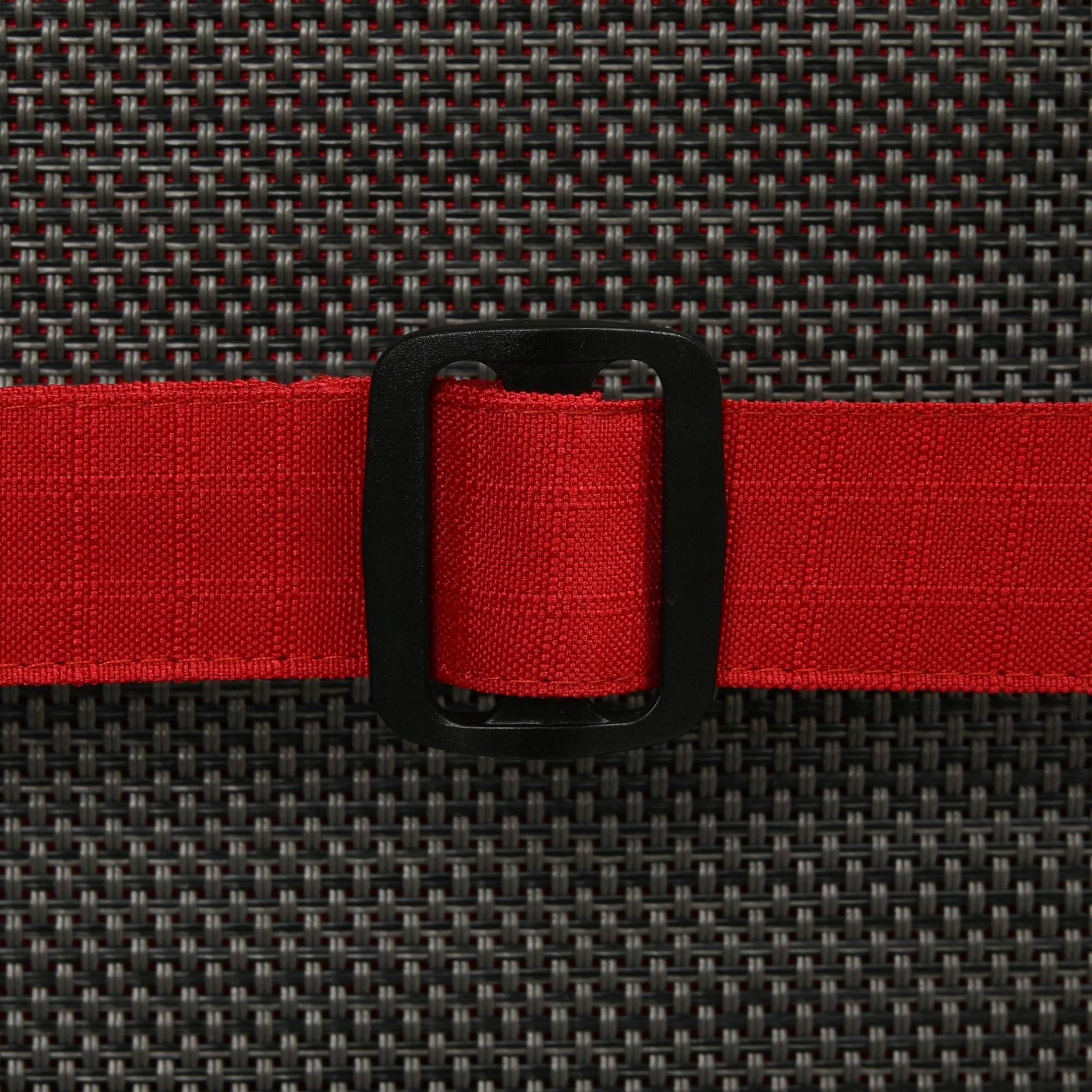 Beautissu Base NL Niedriglehner Auflagen with red fastening strap and durable material.