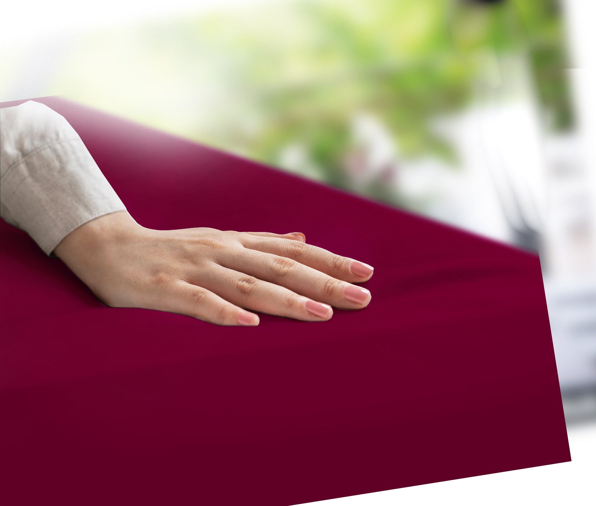 Stretchable table cover from 3-piece Beautissu Victoria set on a surface, showcasing fabric texture.