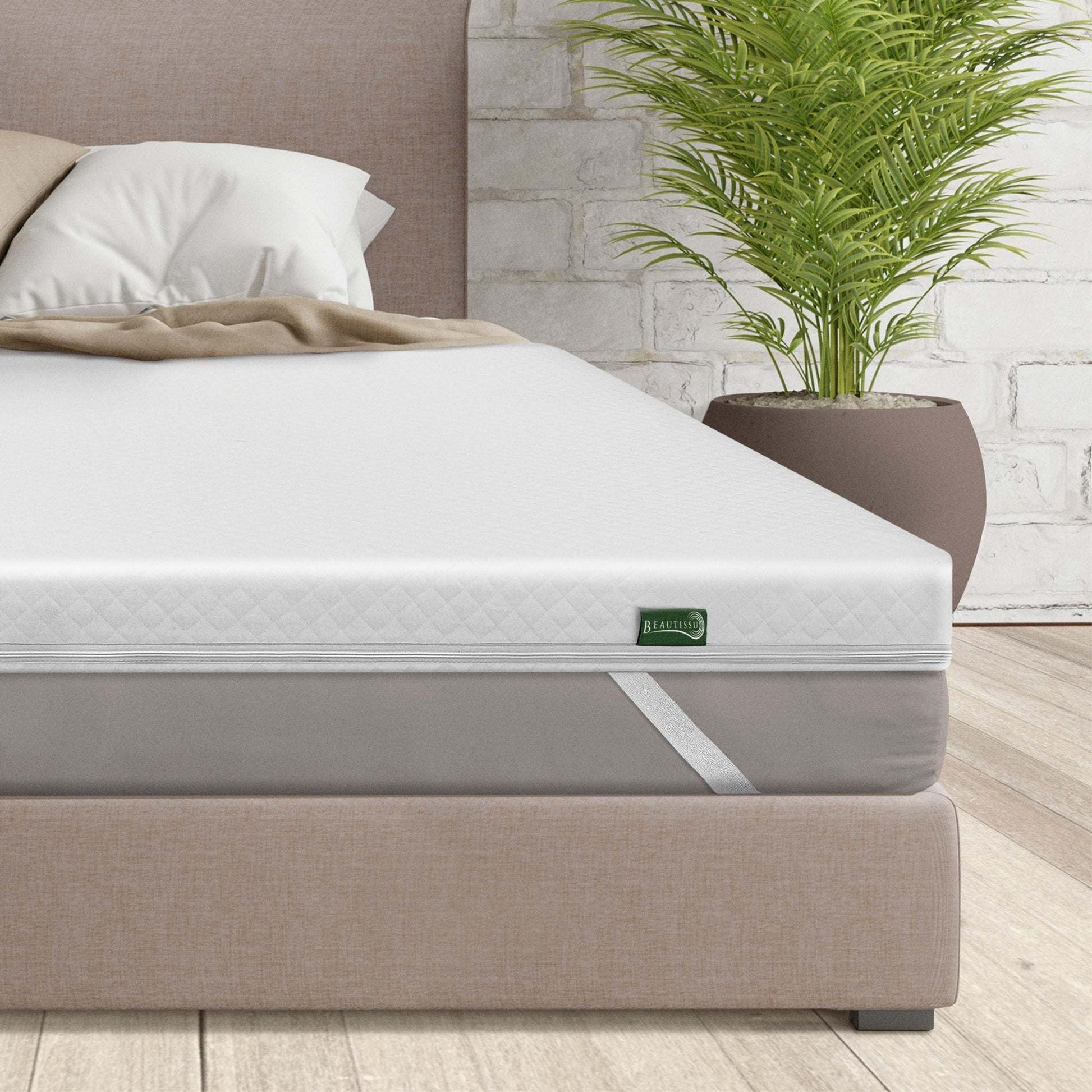 Beautissu BeauNuit GT Gel Memory Foam Mattress Topper on Bed with Rautensteppung Design, Anti-Rutsch Coating, and Removable Washable Cover.