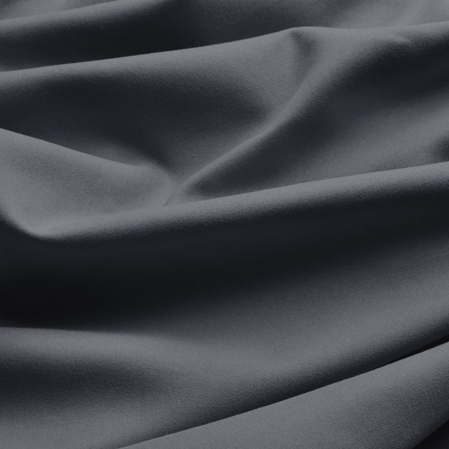 Beautissu Kräuselband Amelie Thermo Vorhänge, UV-lichtbeständig, 100% Polyester, elegant glanz, isolierend, 90-100% lichtundurchlässig.