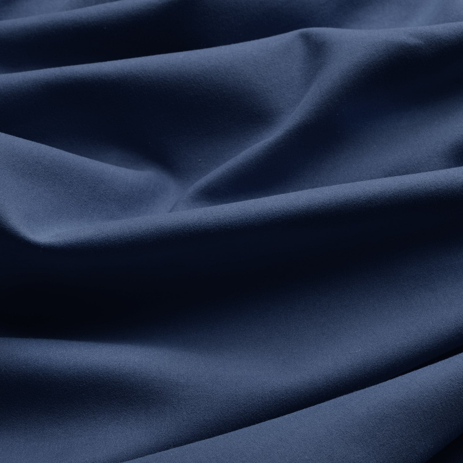 Beautissu Amelie thermal curtain fabric with elegant draping and rich color, ideal for home decor.
