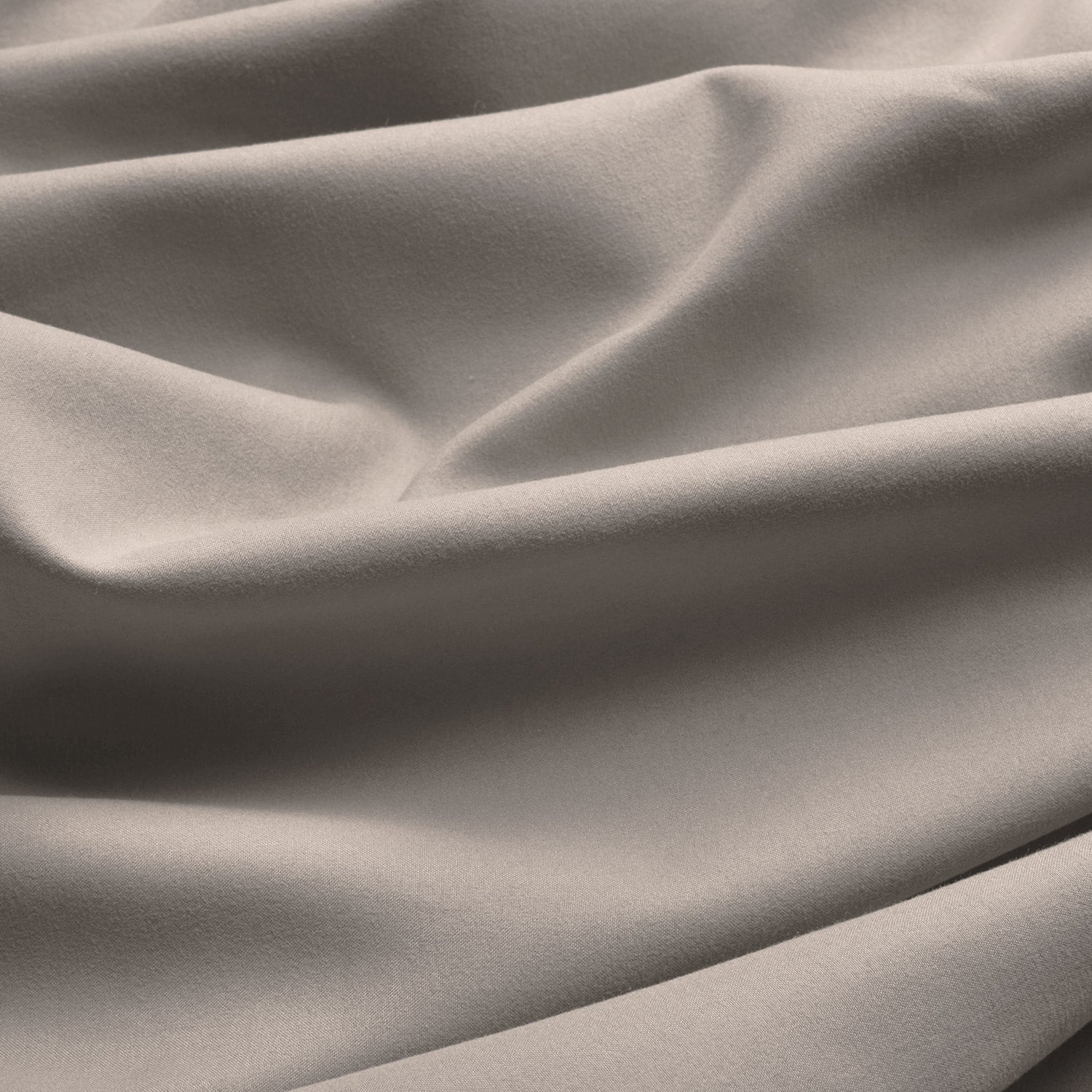 Beautissu Kräuselband Amelie Thermo Vorhänge in elegantem Faltenwurf.
