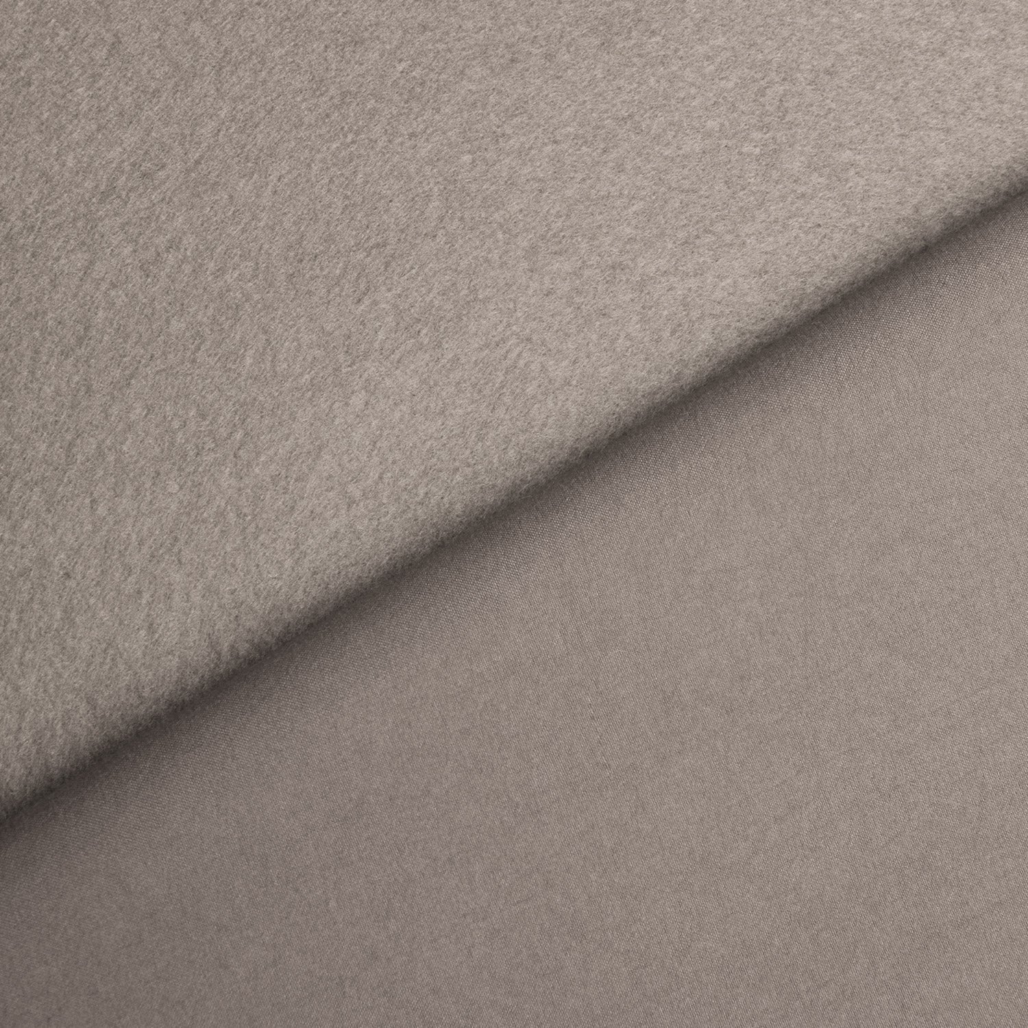 Beautissu Kräuselband Amelie Thermo Vorhänge in verschiedenen Farben mit hochwertiger Verarbeitung und isolierender Fleece-Schicht.
