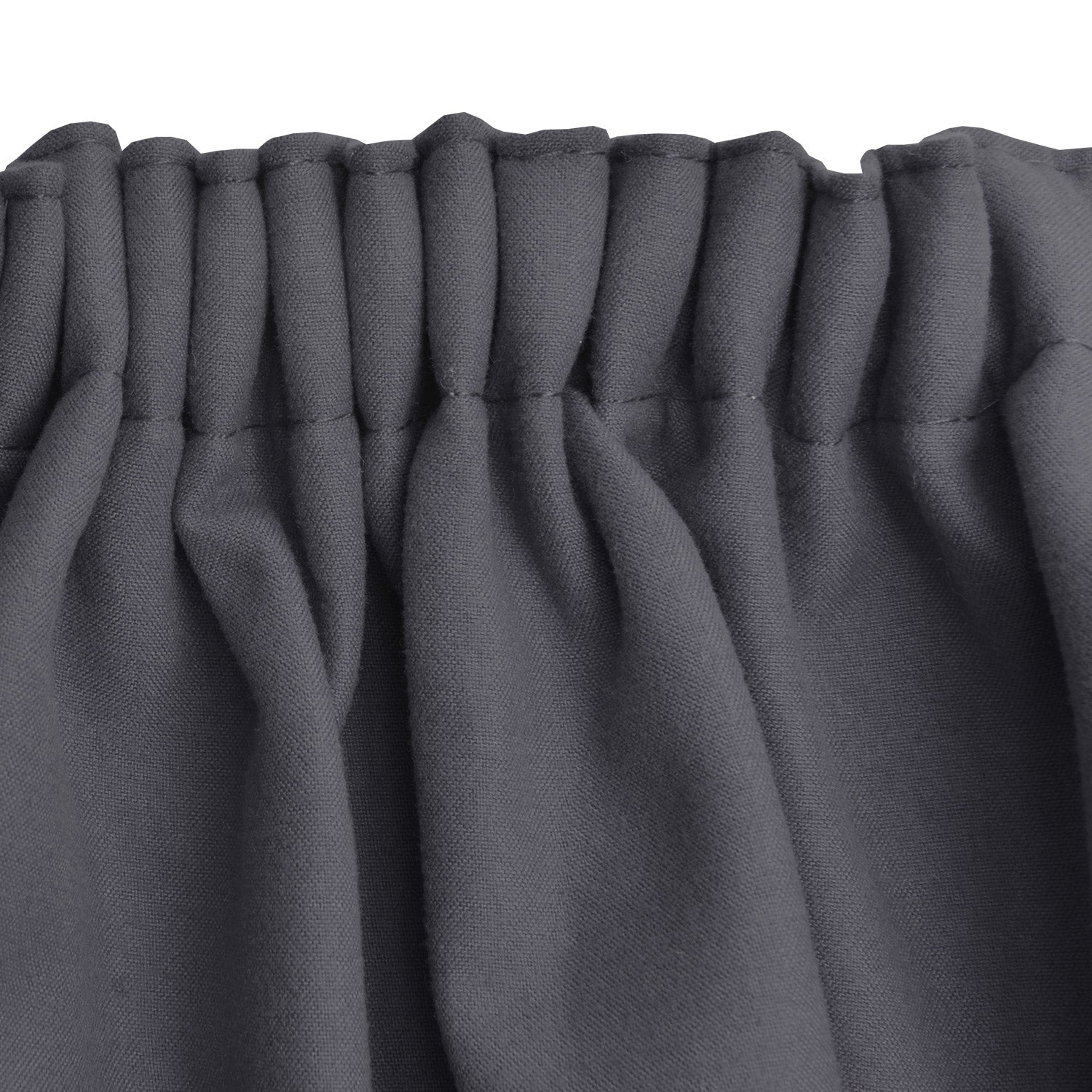Beautissu Kräuselband Amelie Thermo Vorhänge in Grau mit Faltenwurf Detail.