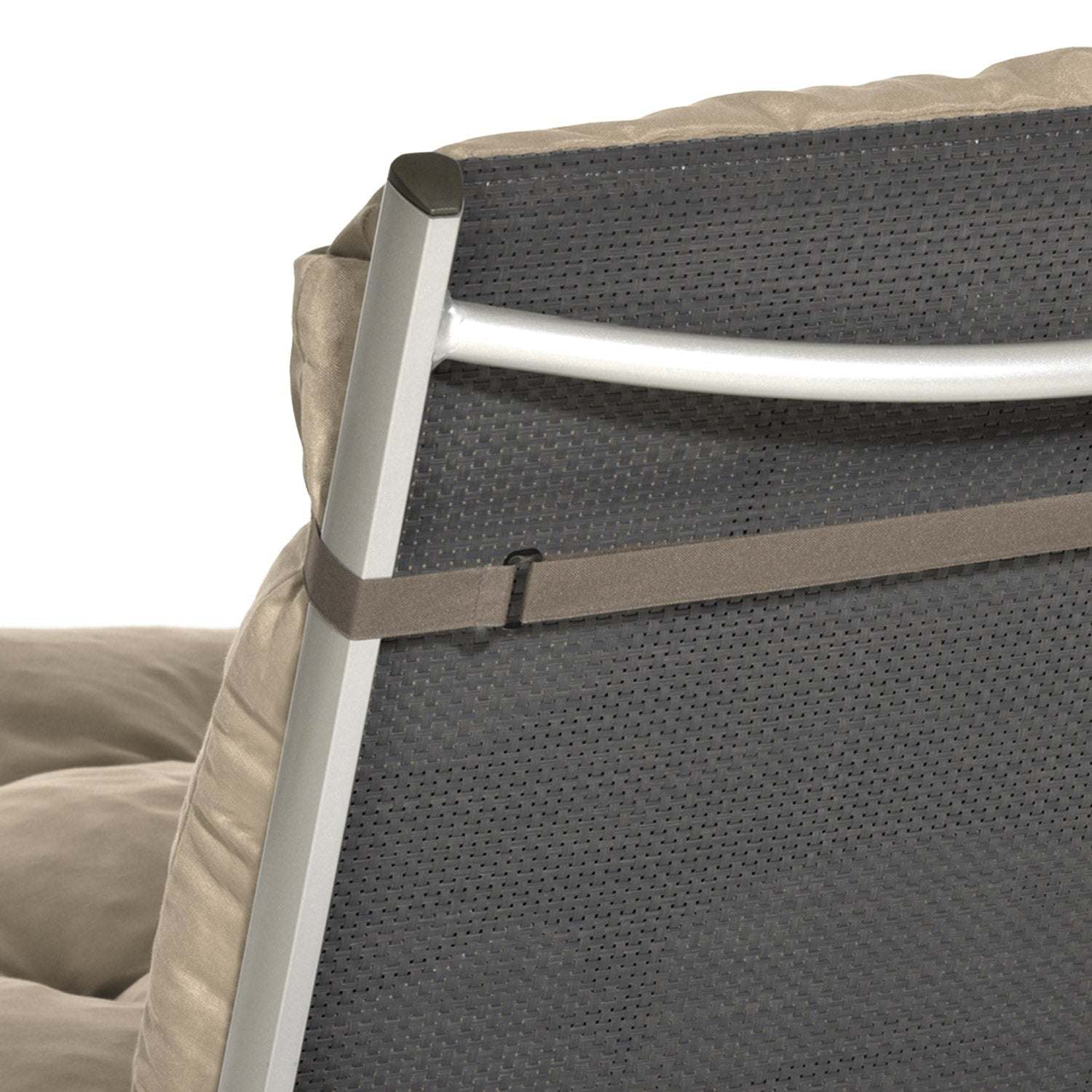Beautissu Flair NL Niederlehner cushion with fastening straps on a garden chair.