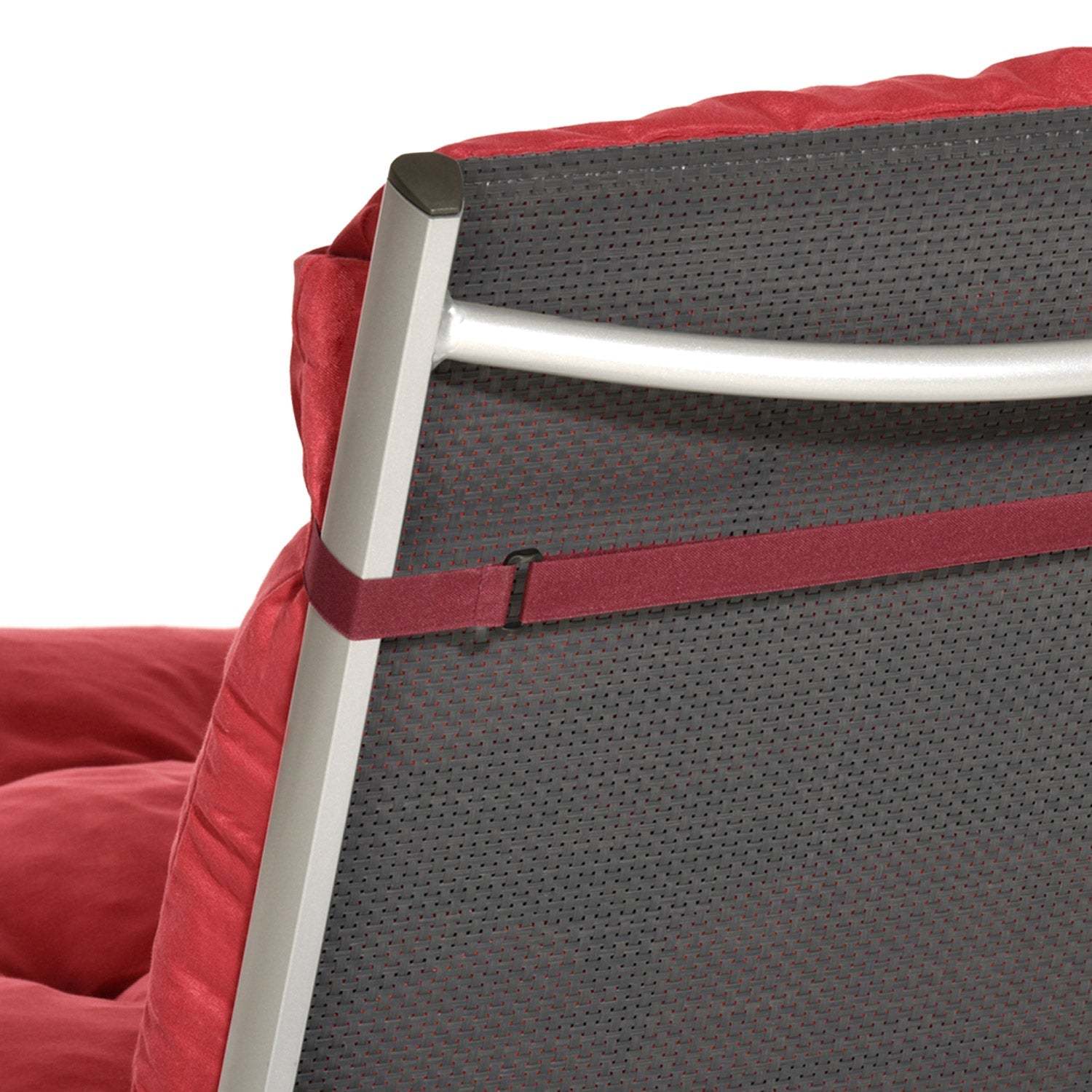 Beautissu Flair NL cushion with fastening straps on garden chair.